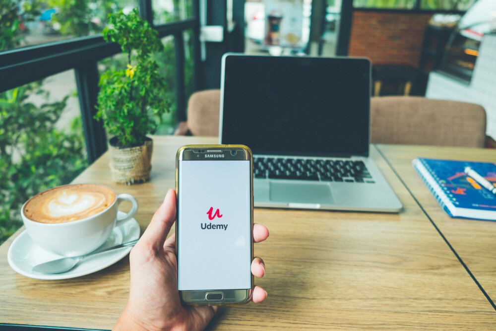 5 Sosial Media untuk Belajar Selama Work From Home