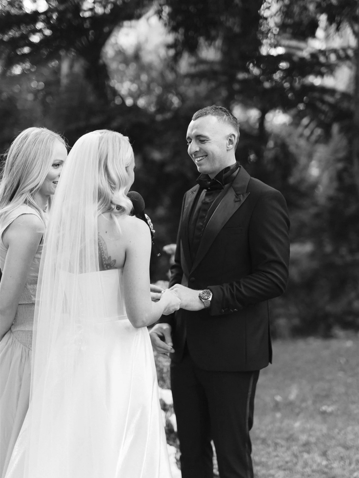 Moments of Jemma &amp; Jack 💚

📸 @kathyoungphotography 

#perthcelebrant #lamontsbishopshousewedding #perthweddings