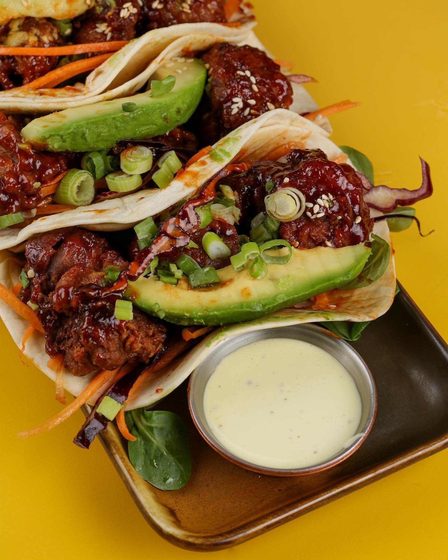 Sticky Korean Tacos 🌮 - Crispy Chicken, Slaw &amp; Lime Mayo. Now serving on our Brunch menu! Walk-ins welcome or visit NoName.bar to make a booking.
.
.
.
📸@mrfoambuffalo
#thebarwithnoname #noname #secretbar #snailbar #fadestreet #dublin #brunch #