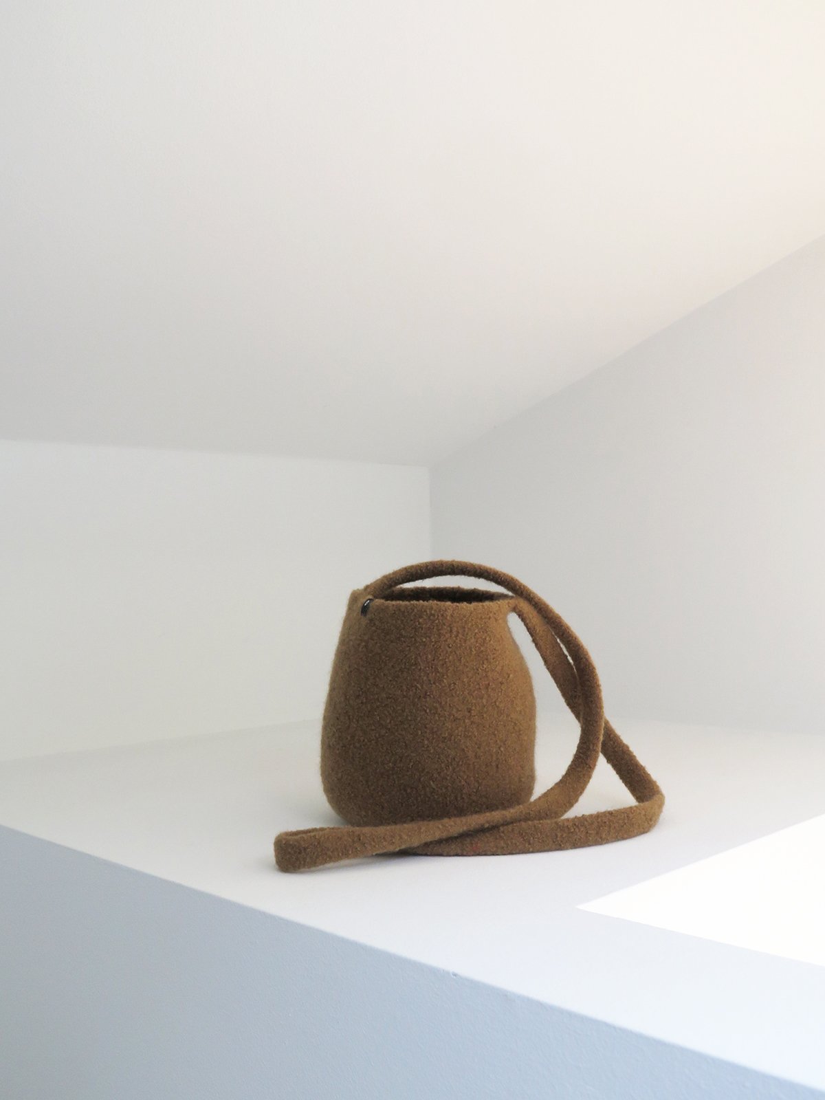 W_CT_BALL BAG_CAMEL_4.jpg