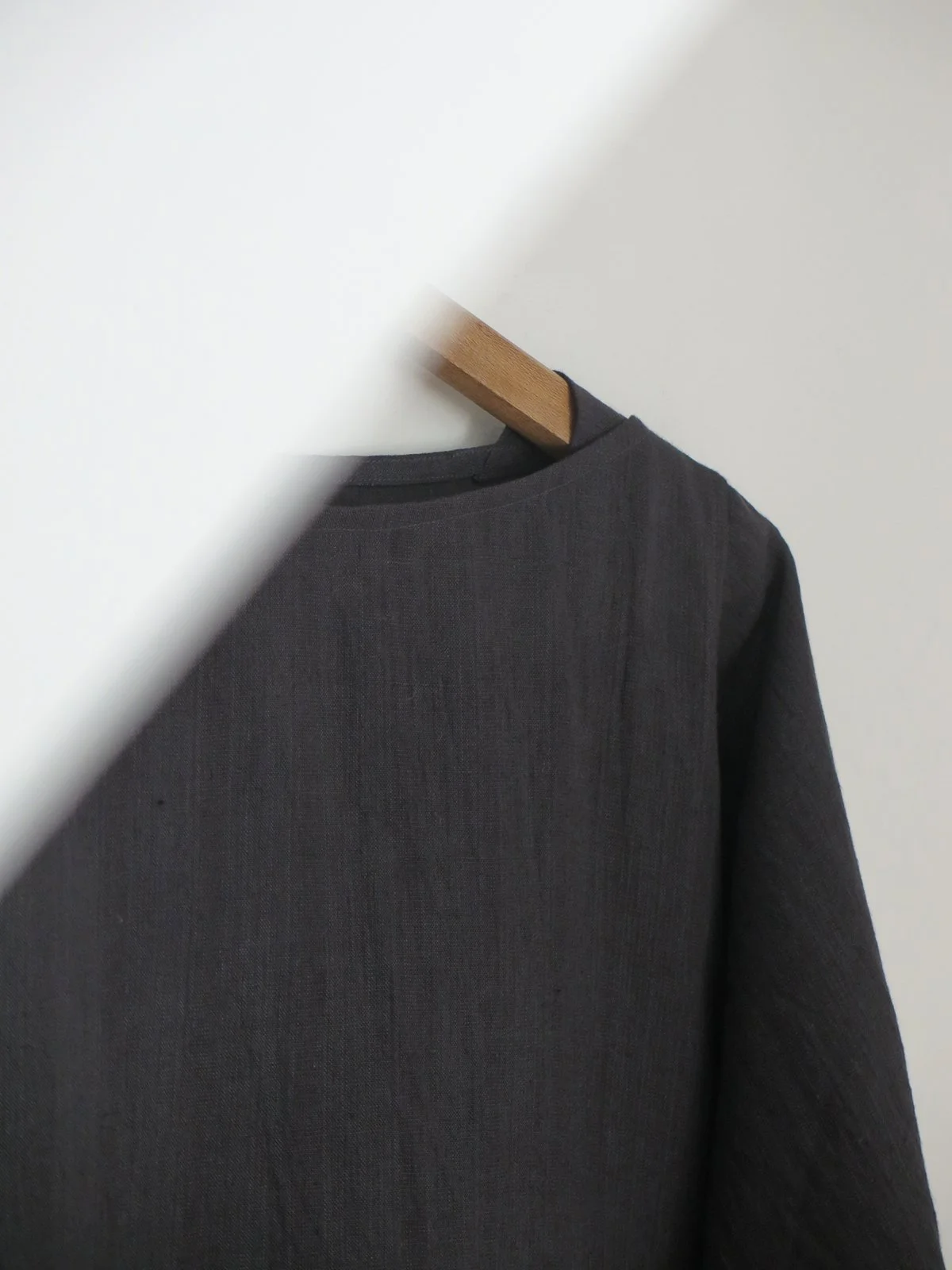 W_MATKA_CHARCOAL LINEN T TOP_2.jpg