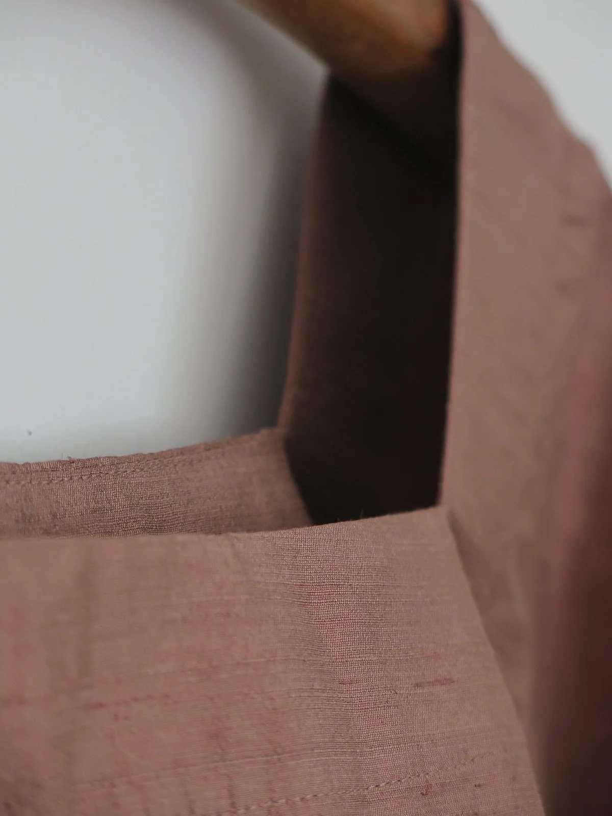 W_MATKA_DUPION SILK SHORT SLEEVE TOP_5.jpg