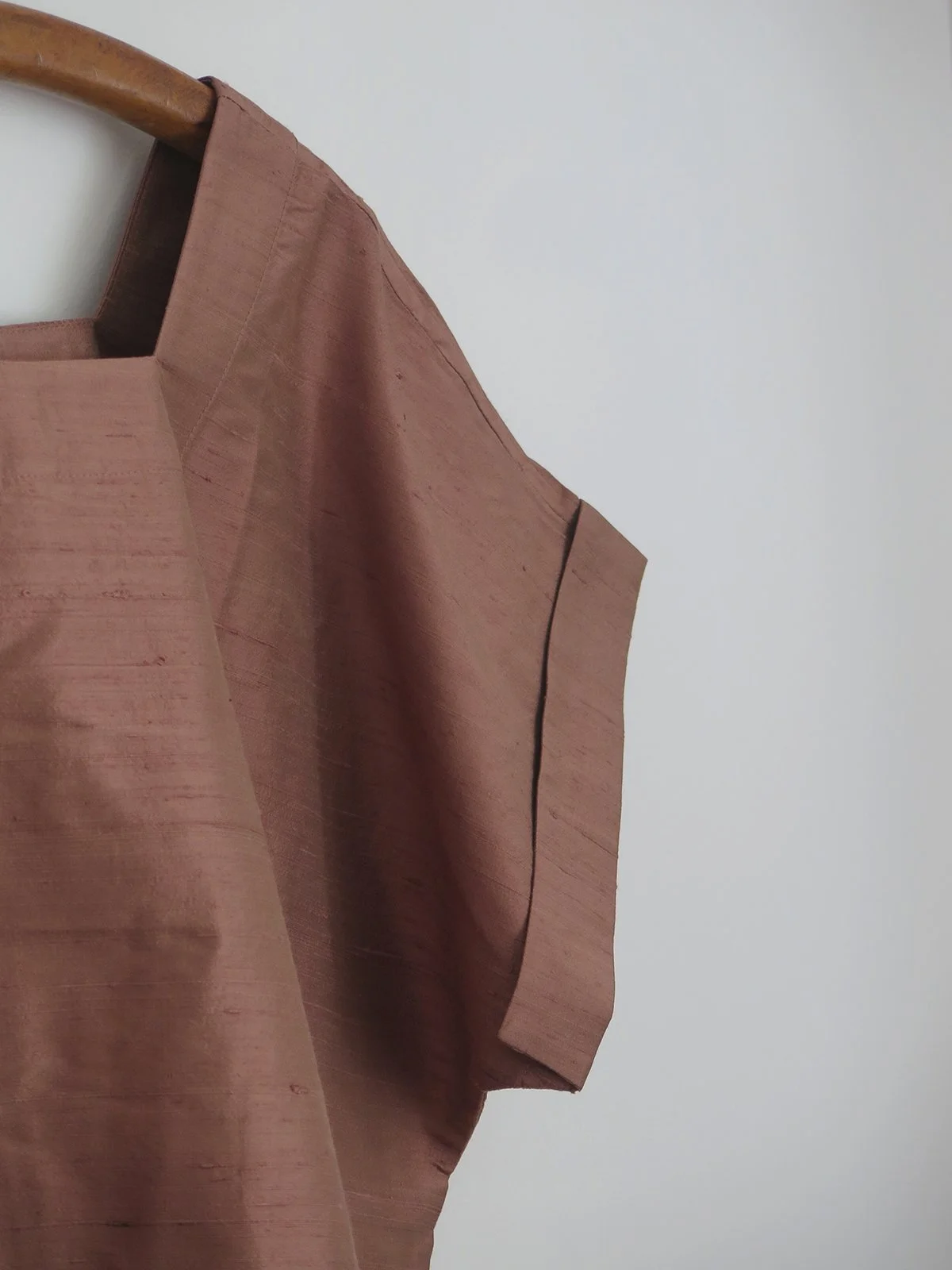 W_MATKA_DUPION SILK SHORT SLEEVE TOP_2.jpg