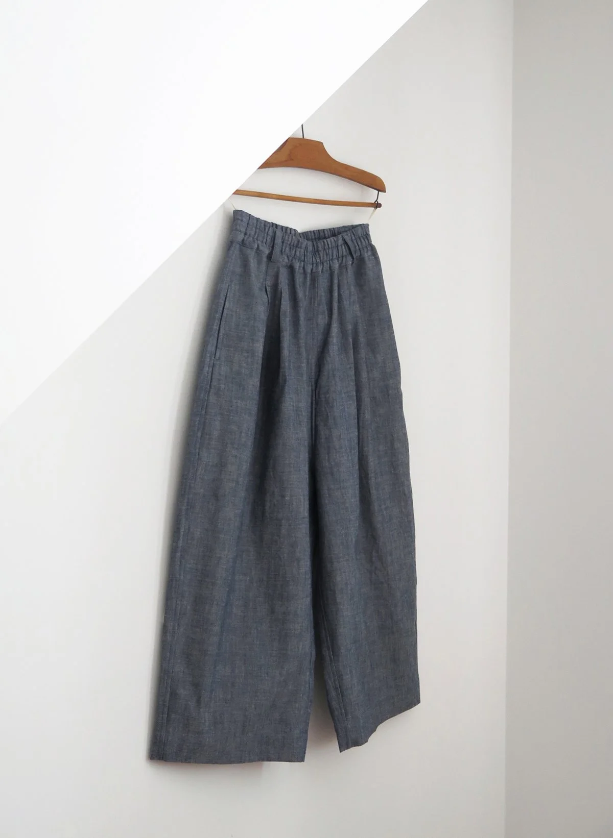 W_MATKA_LINEN CHAMBRAY MAXI TROUSERS 4_1.jpg