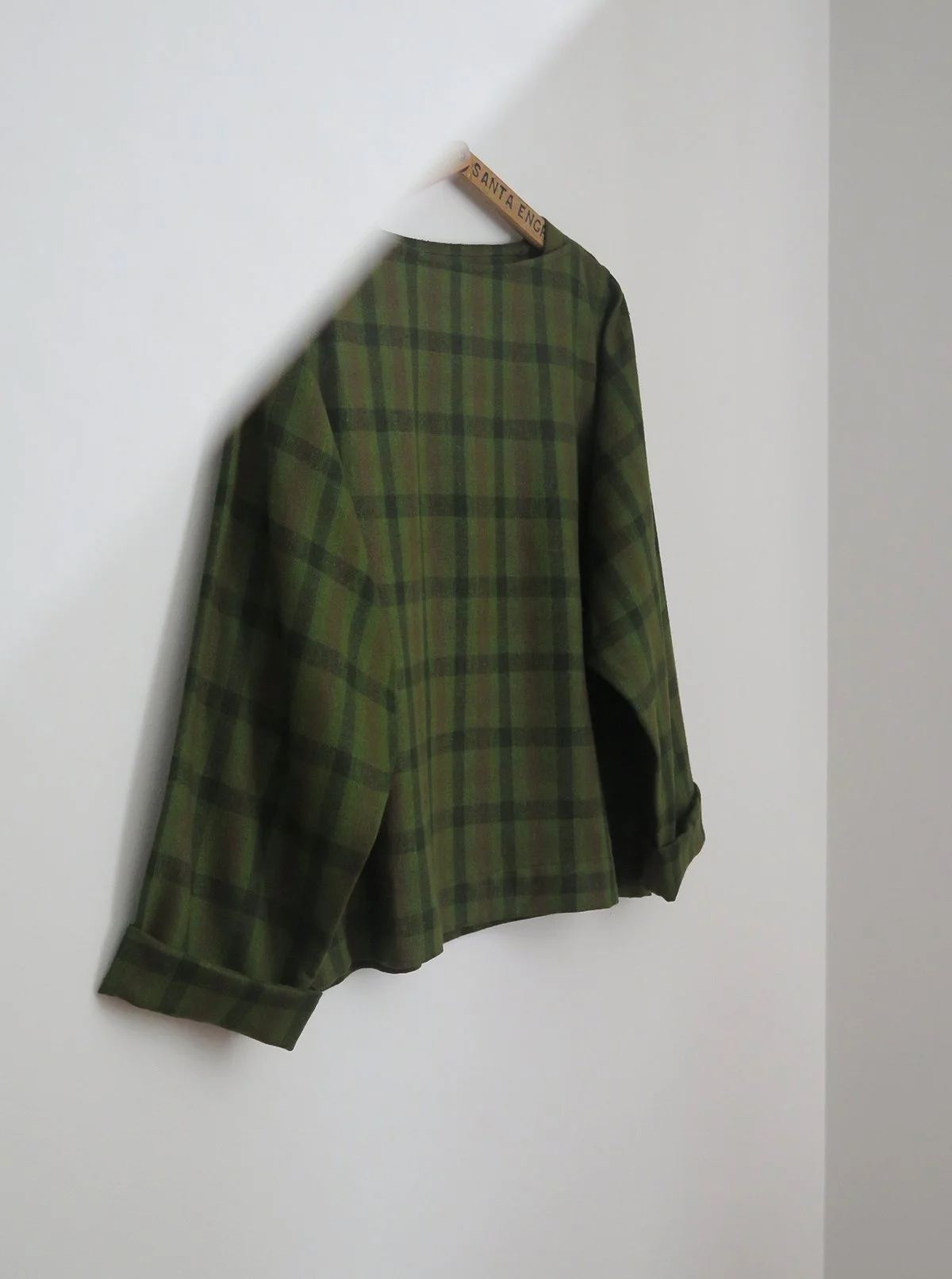 W_MATKA_GREEN PLAIN SILK T TOP_1.jpg