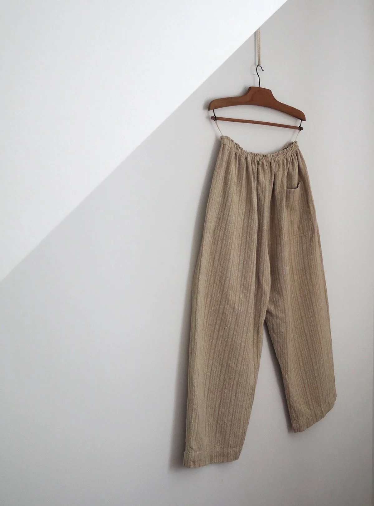 W_MATKA_SAND NOIL SILK LOOSE TROUSERS_1.jpg