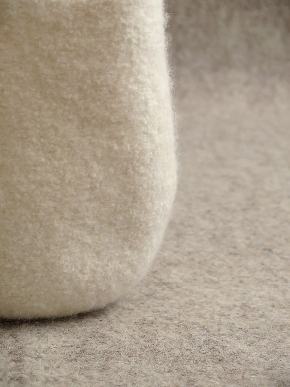 W_CT_SMALL BUCKET BAG_IVORY_3.jpg