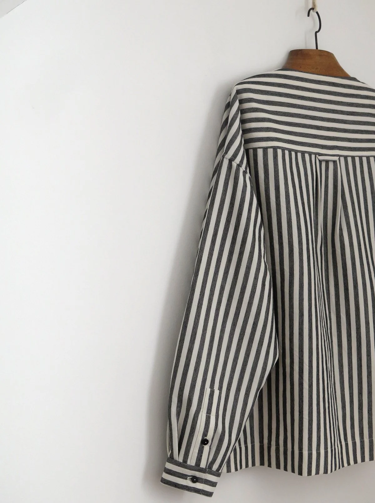 W_MATKA_STRIPED WC CROPPED SHIRT_9.jpg