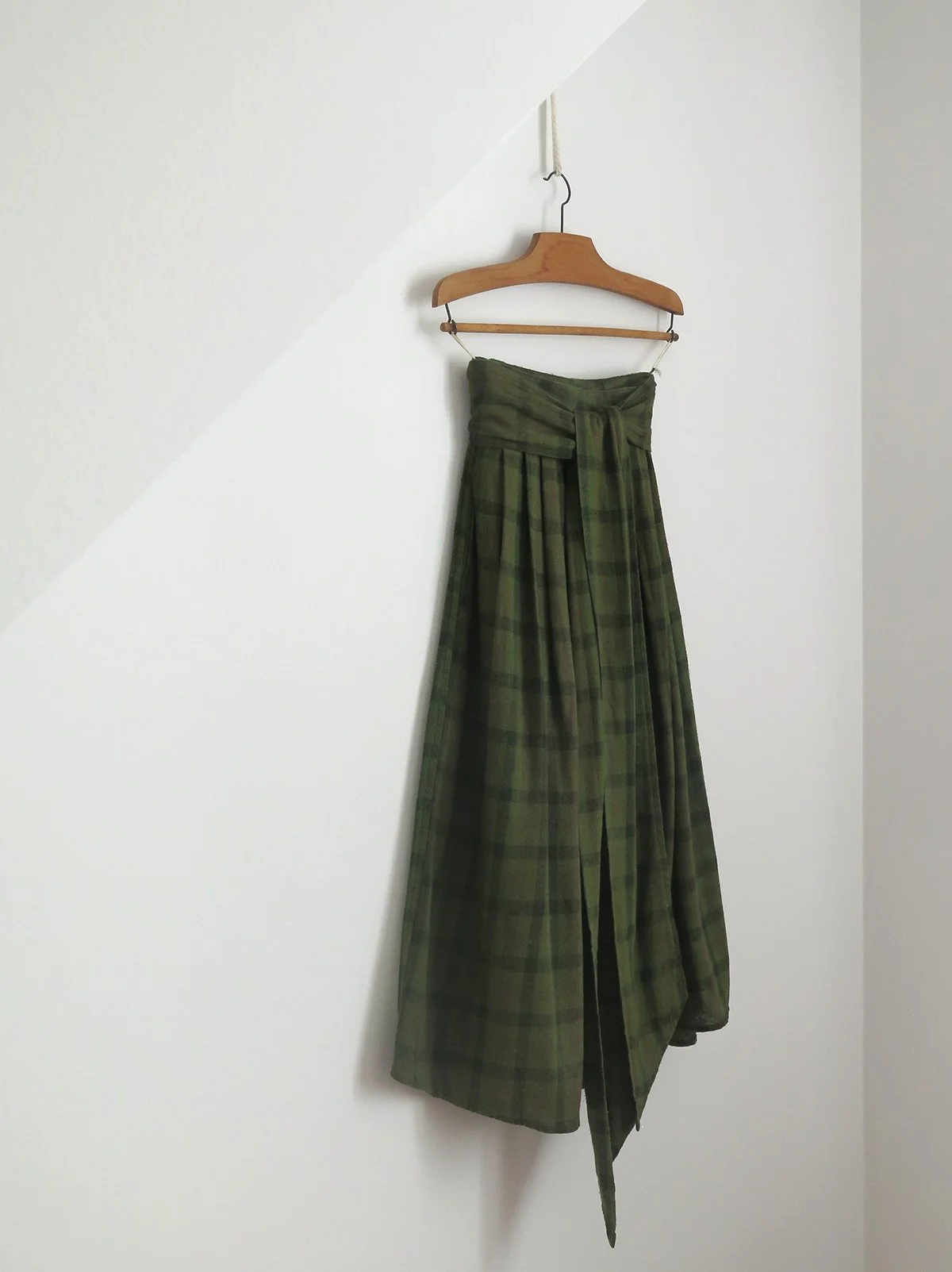 W_GREEN PLAID SILK M SKIRT_2ND_1.jpg