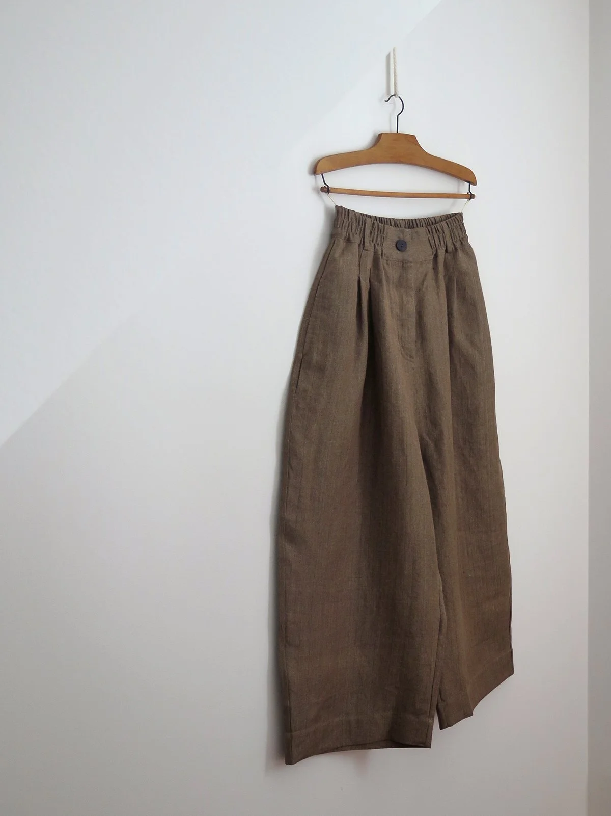 W_MATKA_BROWN LINEN TROUSERS_5.jpg