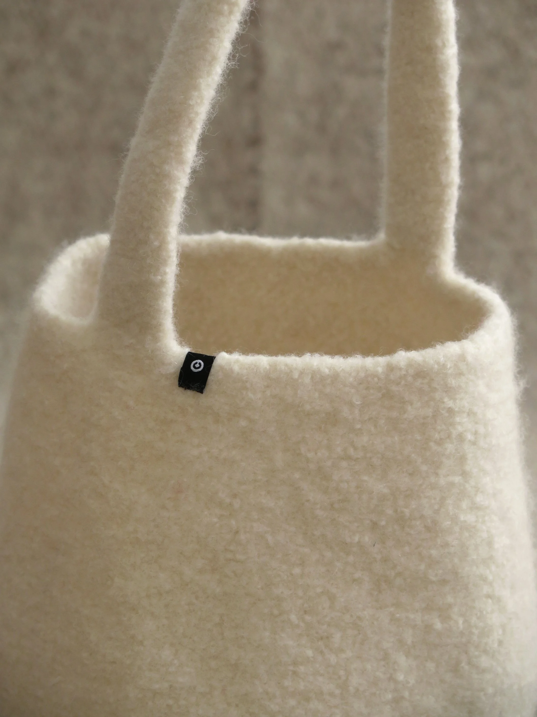 W_CT_SMALL BUCKET BAG_IVORY_1.jpg