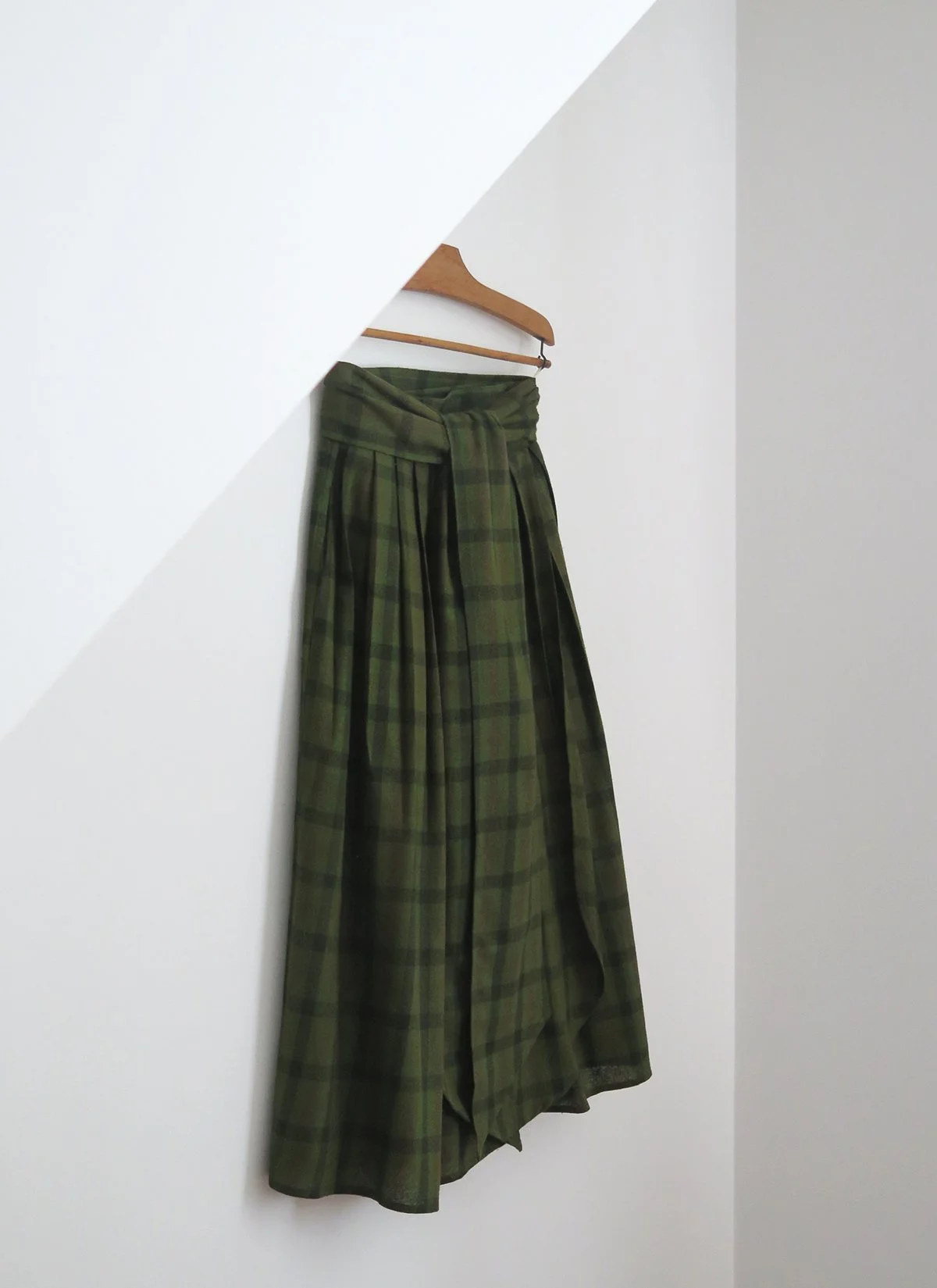 W_MATKA_GREEN PLAID SILK M SKIRT_1.jpg