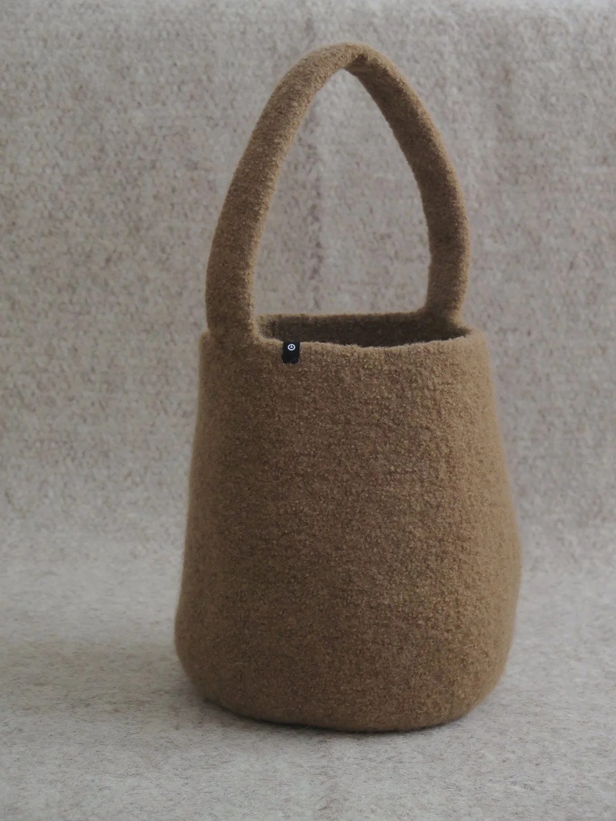 W_CT_SMALL BUCKET BAG_CAMEL_1.jpg