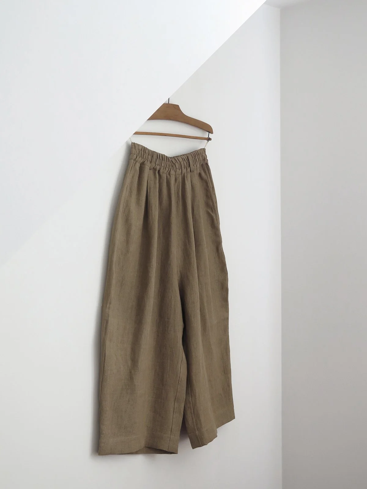W_MATKA_BROWN OLIVE LINEN TROUSERS_1.jpg