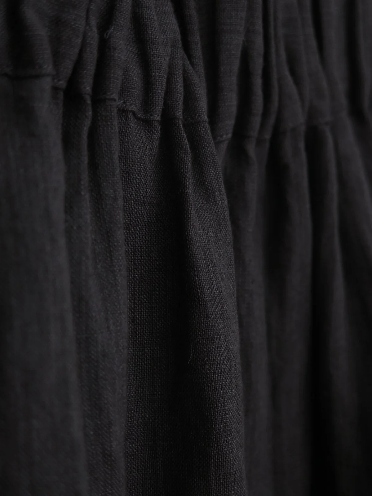W_MATKA_CHARCOAL LINEN SKIRT_1.jpg