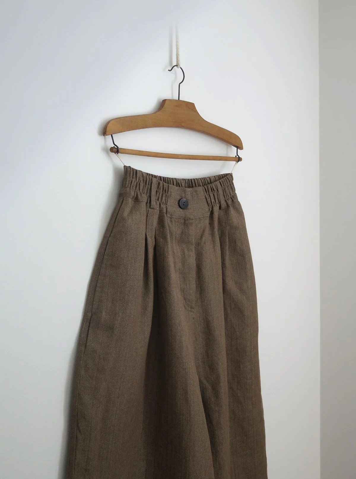 W_MATKA_BROWN LINEN TROUSERS_1.jpg