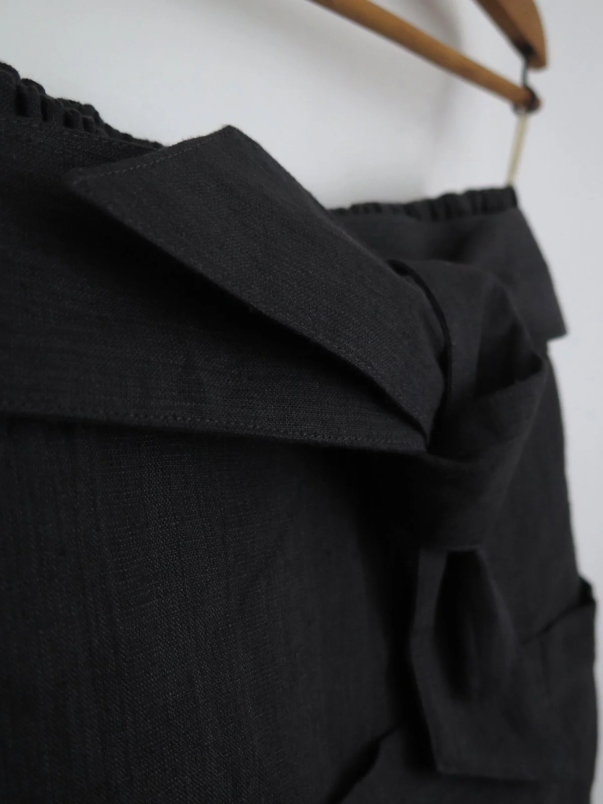 W_MATKA_CHARCOAL LINEN SKIRT+APRON_4.jpg