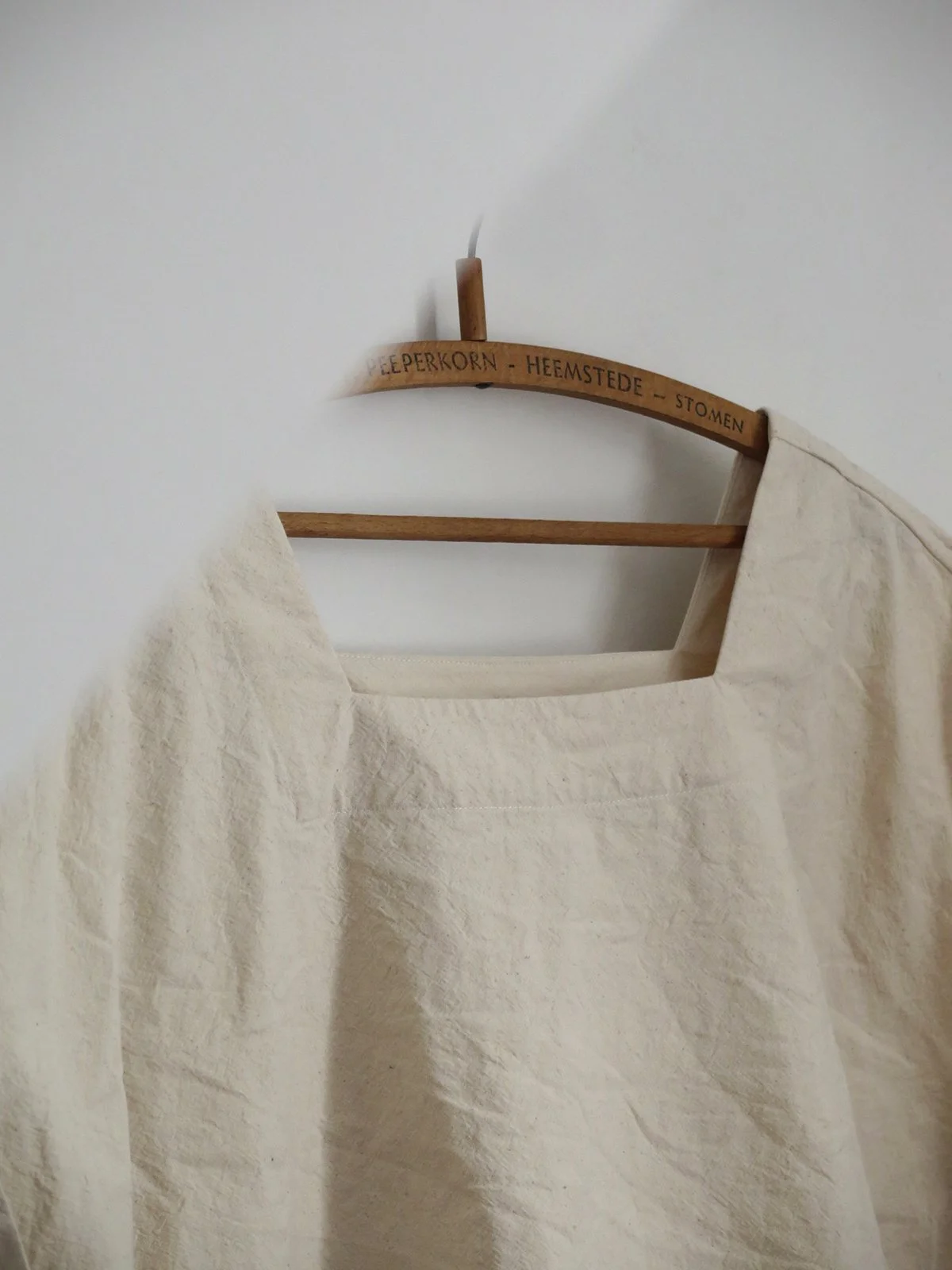W_MATKA_LIGHT CANVAS SHORT SLEEVE SQUARE TOP_6.jpg