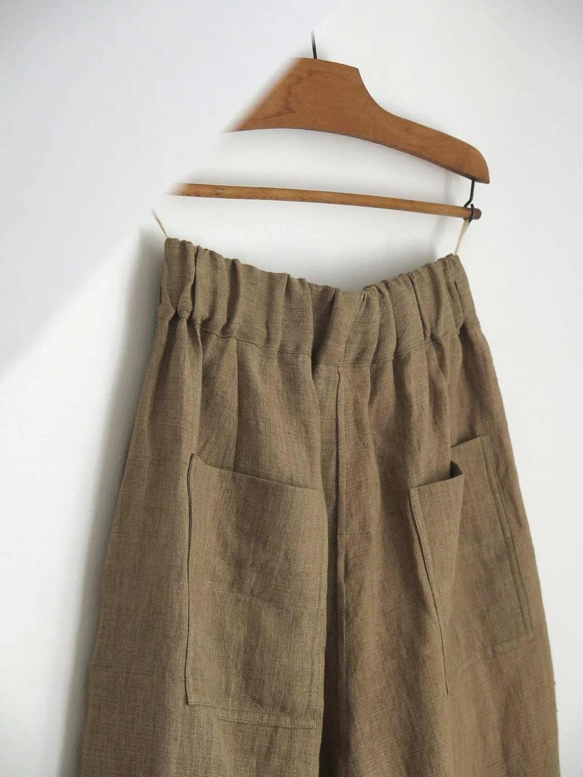W_MATKA_BROWN OLIVE LINEN B SHORTS_4.jpg