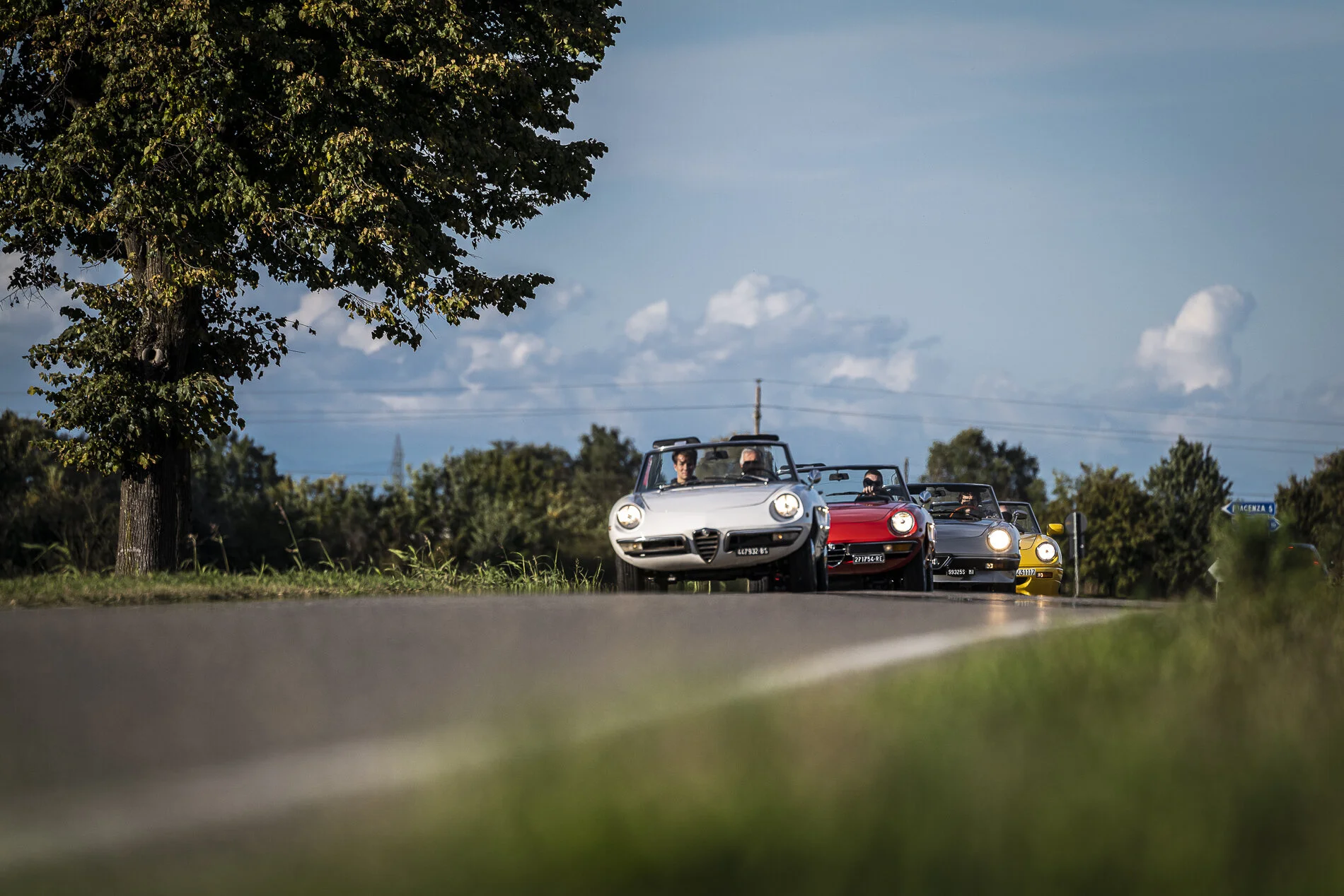 Alfa Romeo Spider Duetto (1).jpg