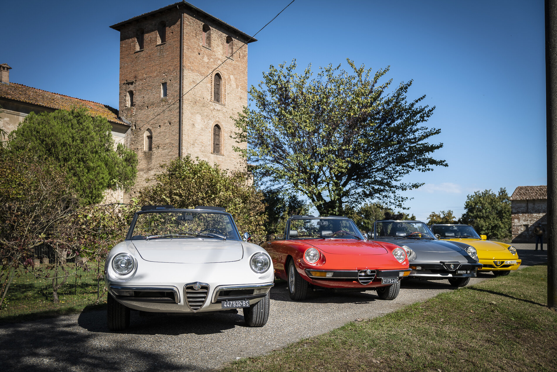 Alfa Romeo Spider Duetto (5).jpg