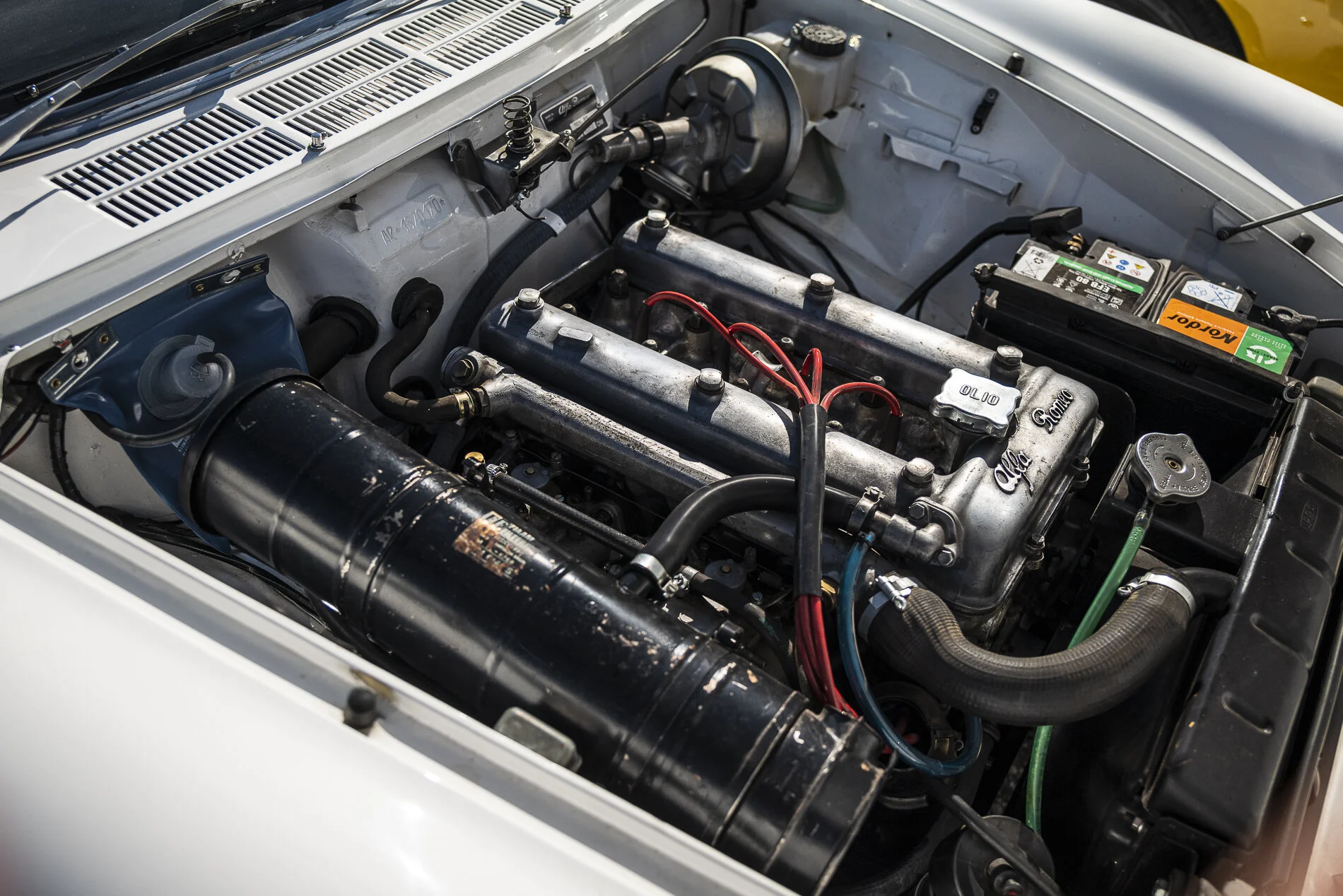Alfa Romeo Spider Duetto (20).jpg