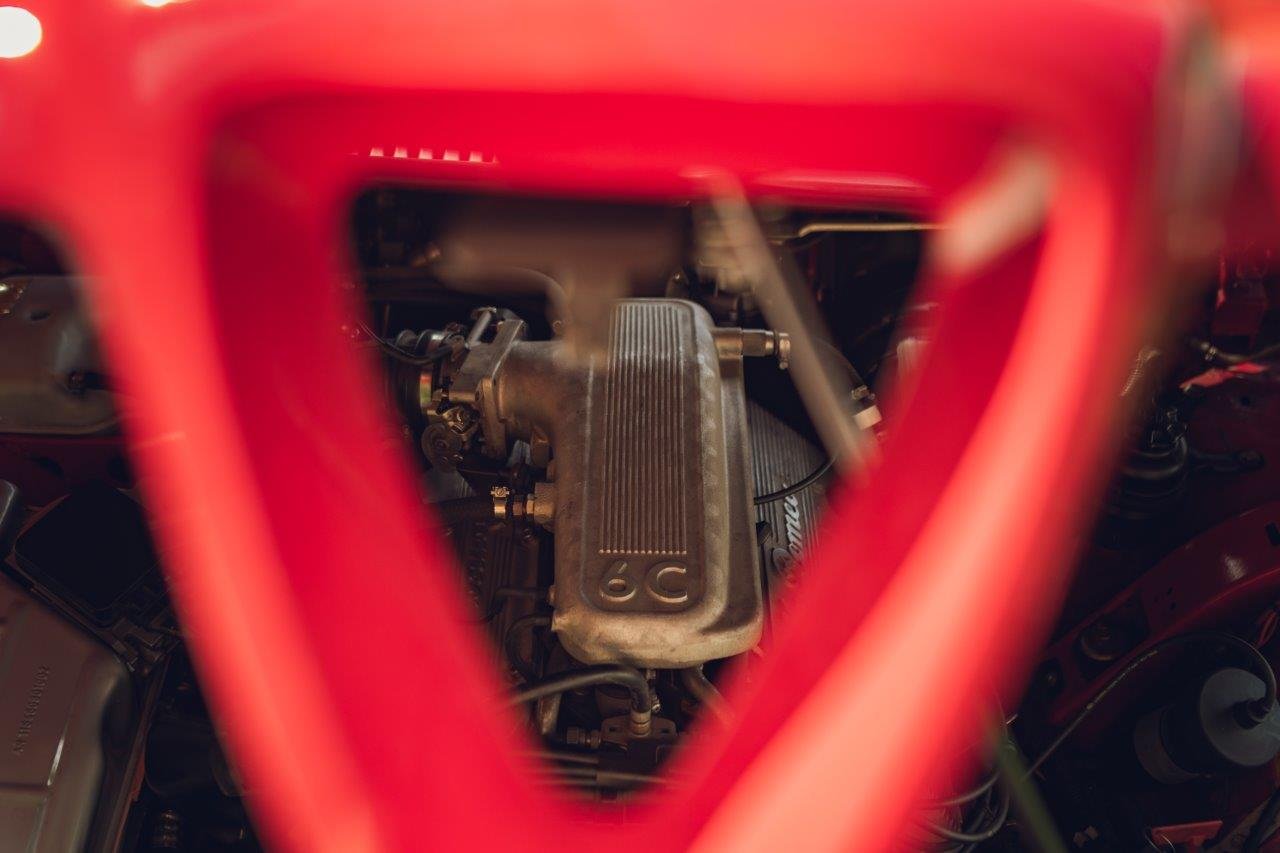 Alfa Romeo SZ (31).jpg