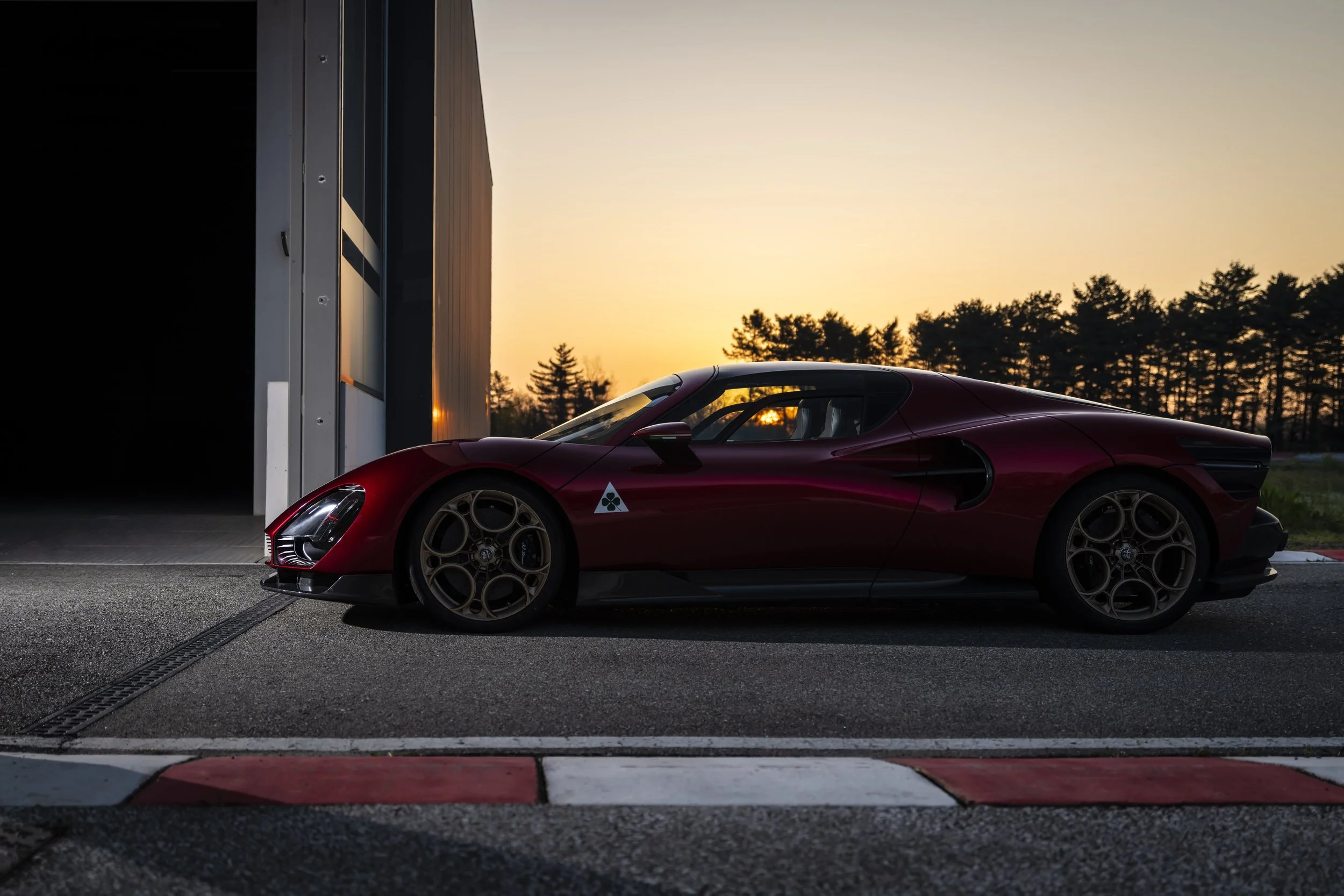 Alfa Romeo_33 Stradale (106).jpg