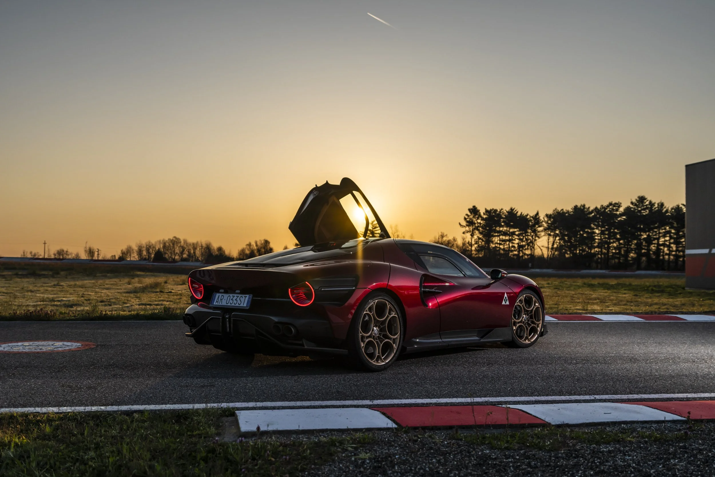Alfa Romeo_33 Stradale (116).jpg