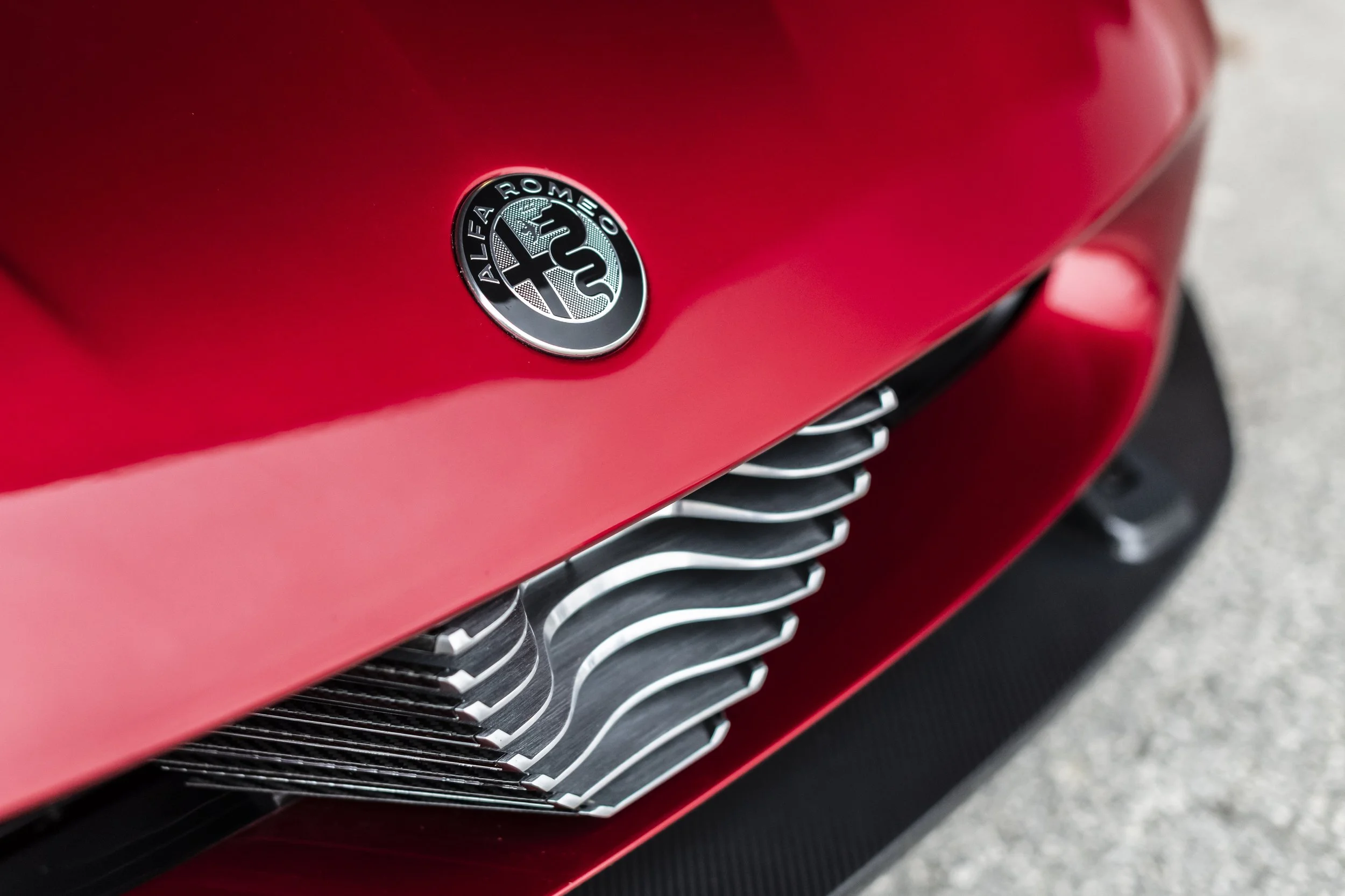 Alfa Romeo_33 Stradale (2).jpg