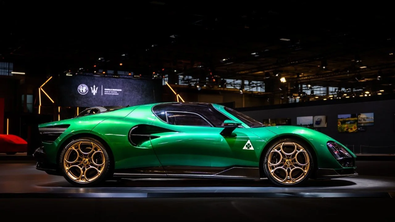 2026 ULTIMATE SUPERCAR GARAGE