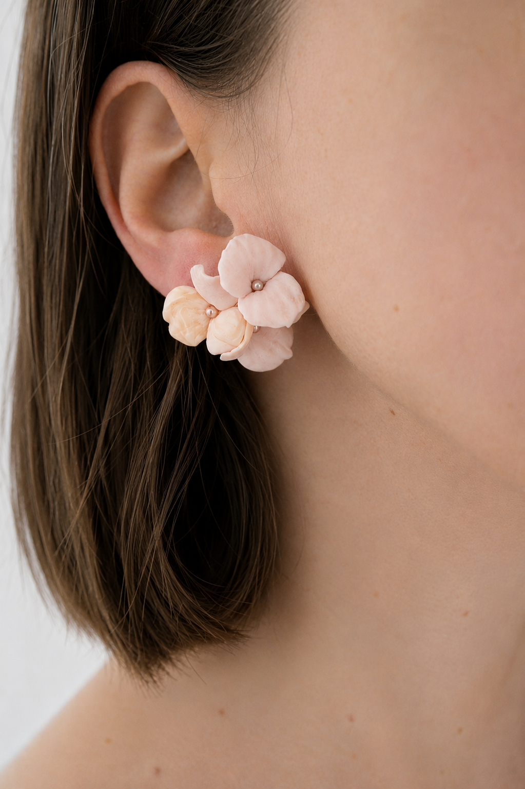 Wildflower Floral Stud Earrings in White & Yellow