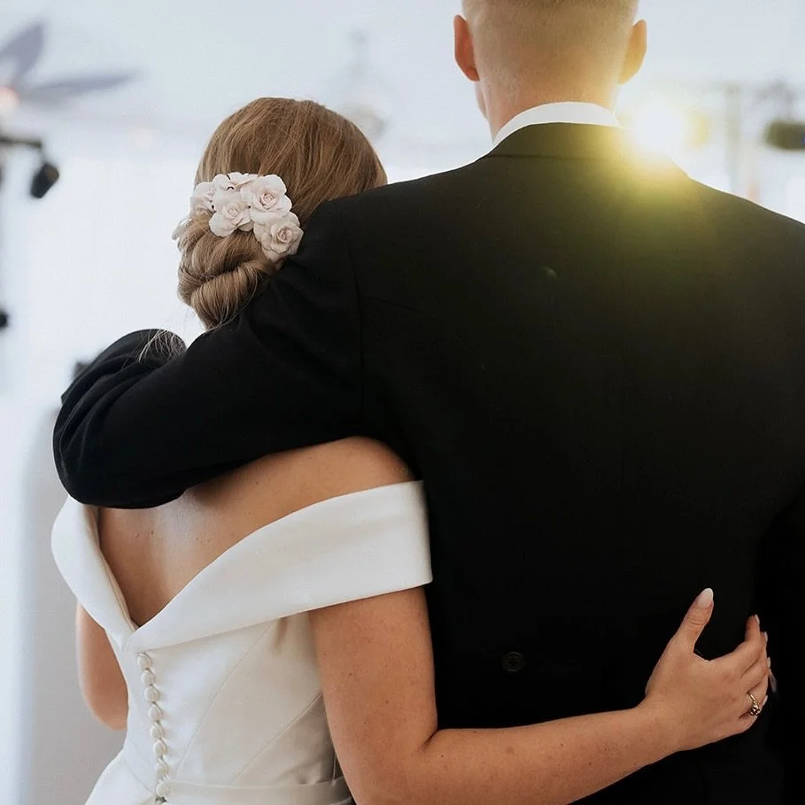 &ldquo;Can I have your mid-sized vine hairpiece&hellip; but in pale pink?&rdquo; That&rsquo;s exactly what Natalie asked&mdash;and she wore it beautifully during her July wedding. I create bespoke designs and can make existing pieces in most colours,