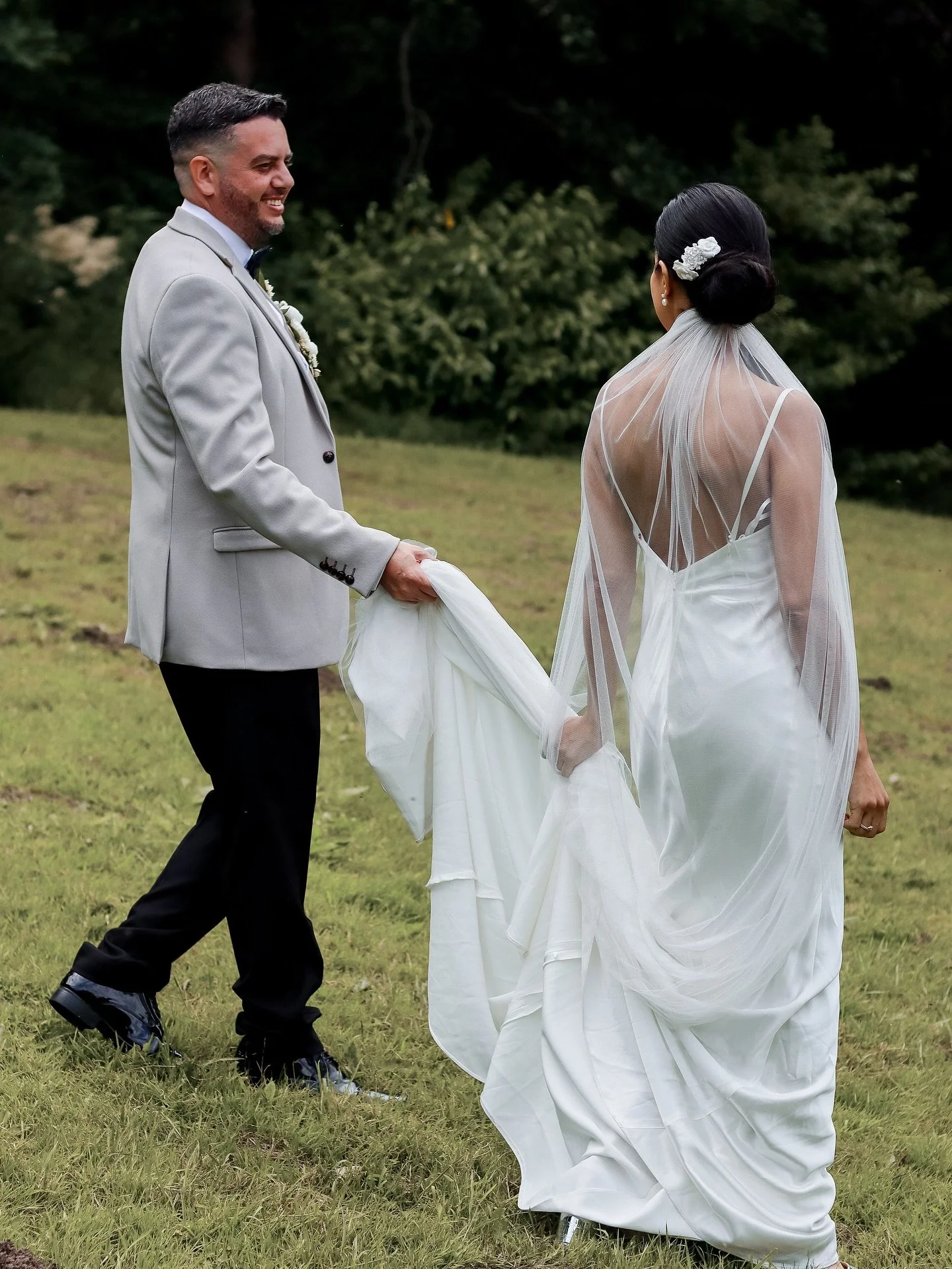 You might wonder how veils and hairpieces work together, but the two can complement each other beautifully. My designs are made with flexibility in mind — they can be placed anywhere in the hair, allowing them to sit perfectly alongside your ve