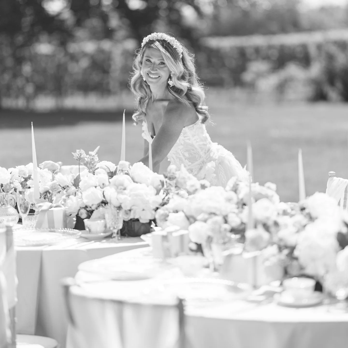 It&rsquo;s not a full change, just a shift

One additional accessory can take your bridal look from soft daytime to a more defined evening style which sees your bridal look take on a whole new feel.

Explore options for your second look.

Photographe