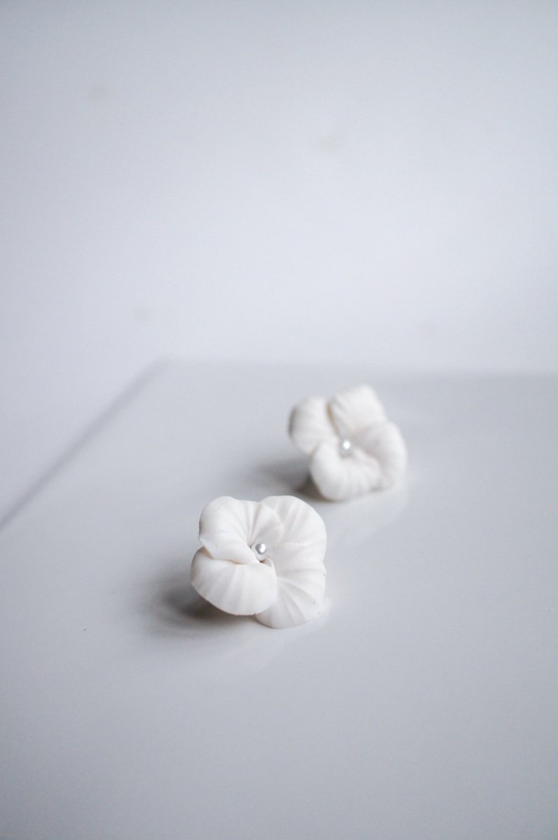 floral stud earrings.jpg