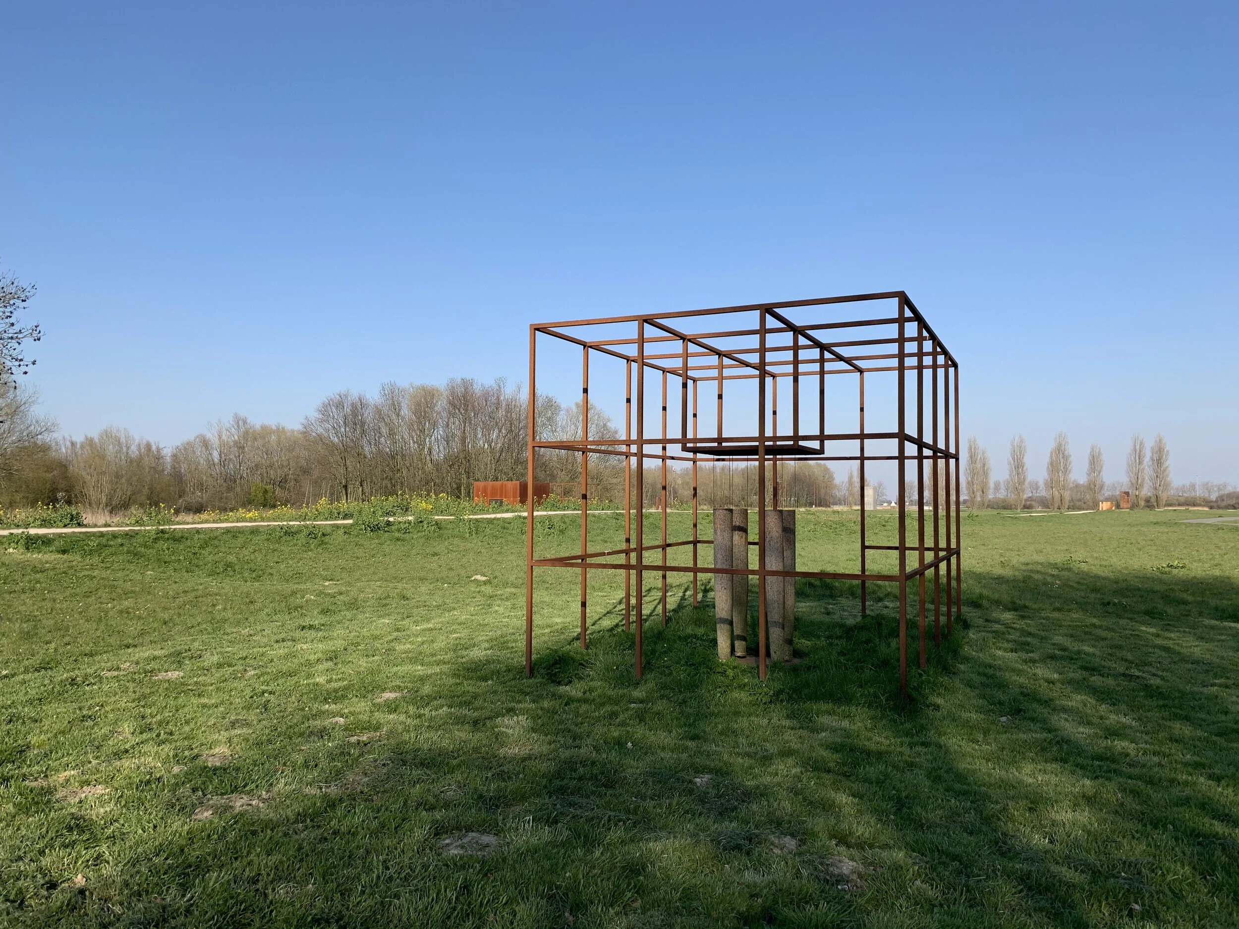 Ann Derkx - The Unbearable Lightness I.JPG