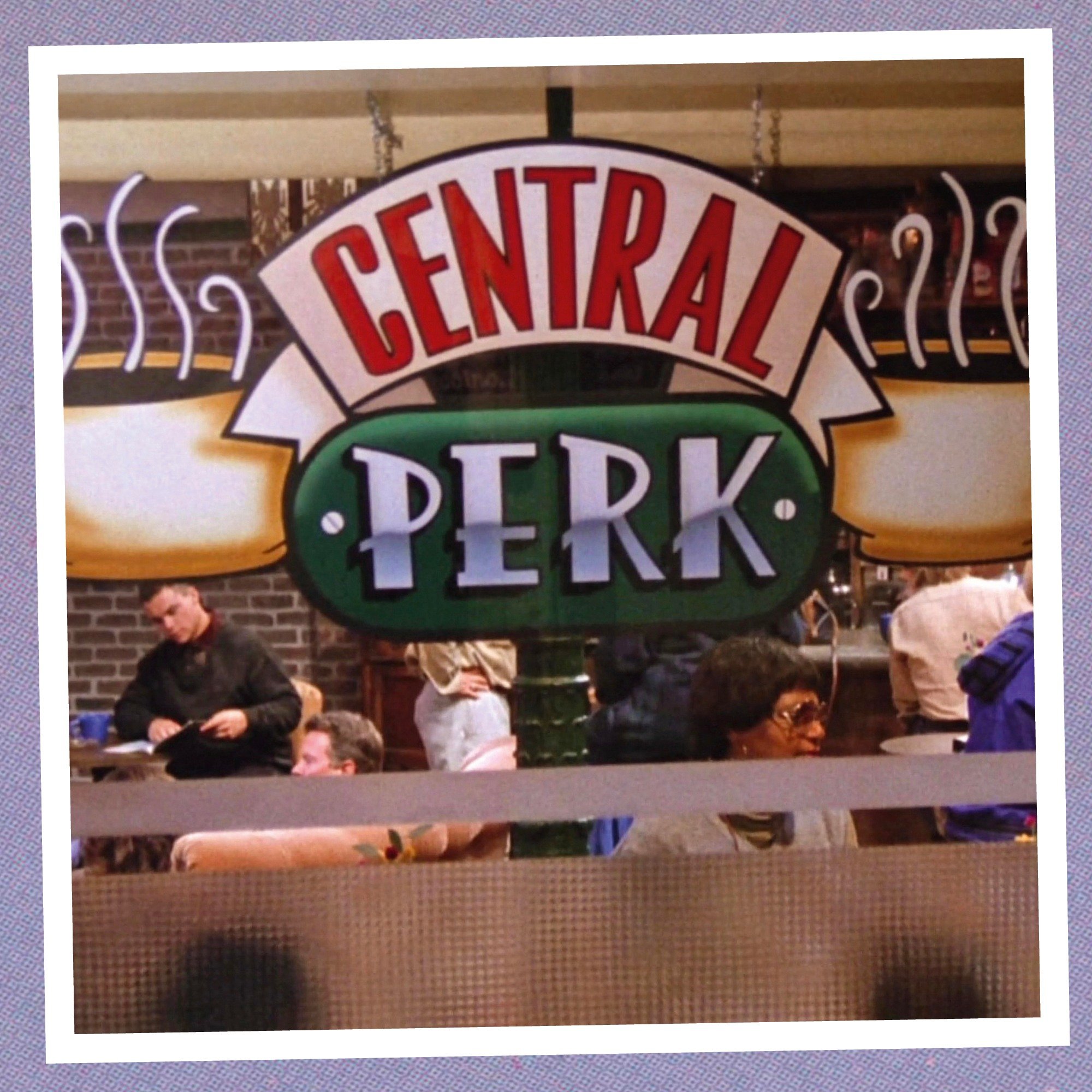 [F&bull;R&bull;I&bull;E&bull;N&bull;D&bull;S ⛲️] Central Perk

Le Central Perk est le lieu de rendez-vous de la bande d'amis, mais aussi celui de la confrontation de pr&eacute;conceptions. Loin d'&ecirc;tre un espace neutre, ce tiers-lieu est stable 