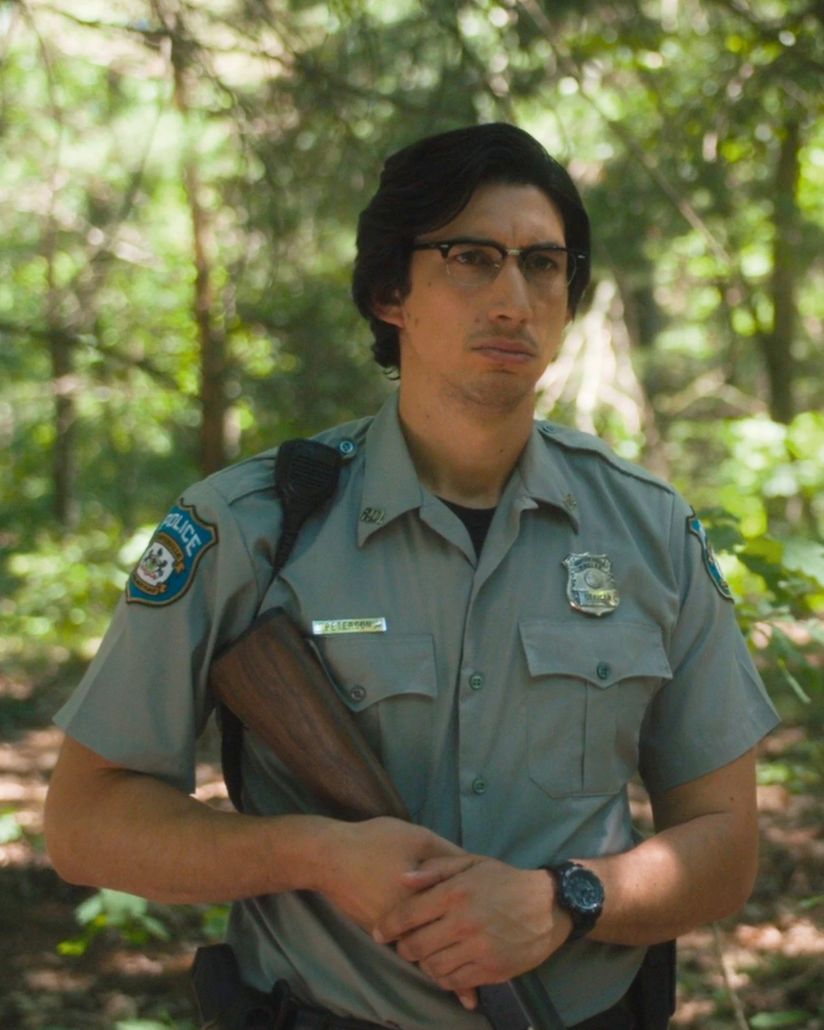 JIM JARMUSCH 🎸
The dead don't die (2019)

Loin des tensions typiques du genre, dans une ambiance nonchalante, presque d&eacute;tach&eacute;e, o&ugrave; l'horreur pure est volontiers contrari&eacute;e par un humour absurde et une lenteur contemplativ