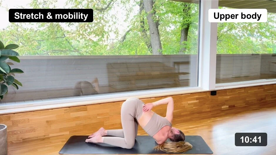Upper body 
 
This class creates more space between the vertebrae and lengthens our spine.