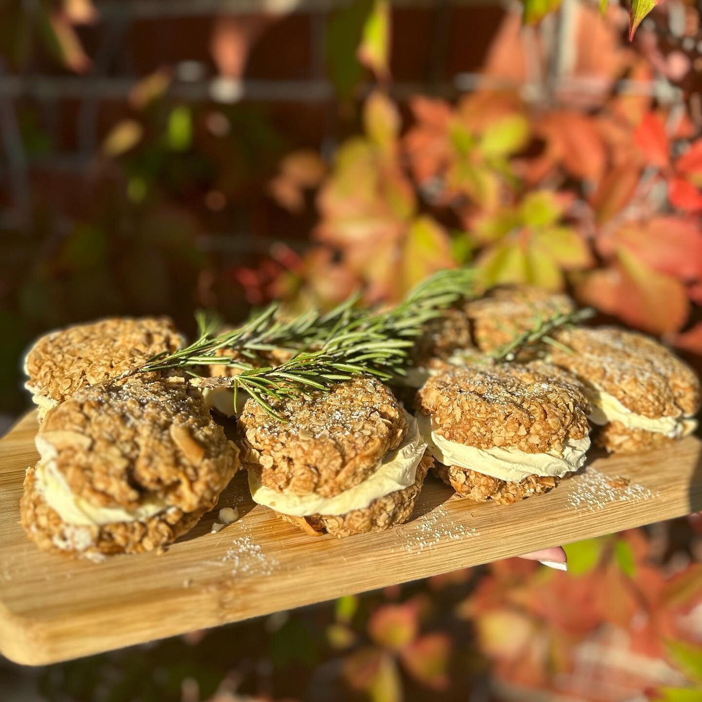 ✨We are open on ANZAC Day 7am-1.30pm✨

Freshly baked ANZAC biscuits are available in-store. 
.
.
.
.
.
.
.
.
.
.
.
.
#breakfastinperth #brunch #perthcafe #breakfast #gardencafe #bayswater #maylands #perthisok #foodie #perthfoodie #lunchinperth #perth