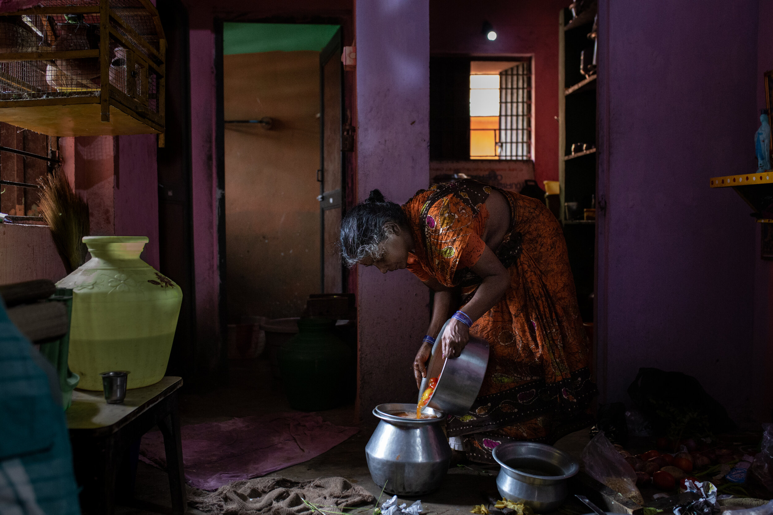  Dayvi * is in constant pain and cannot do heavy work. She runs a small food stall with her husband.  Although she was preparing large amounts of food, on this day she had not eaten.        *name changed 