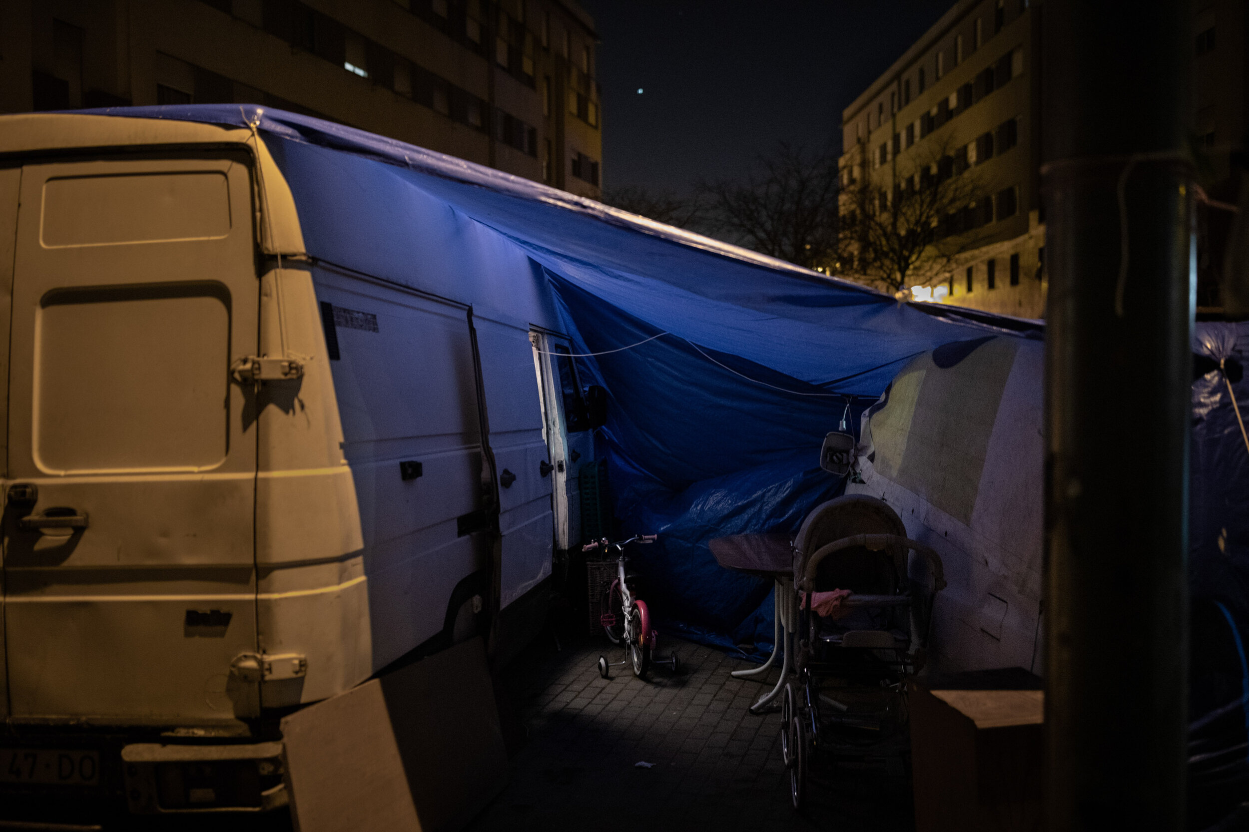 10th of March 2020   During the global Coronavirus outbreak, Lisbon's city hall evicted 13 families from the apartments they were squatting in Alfredo Bensaúde.    