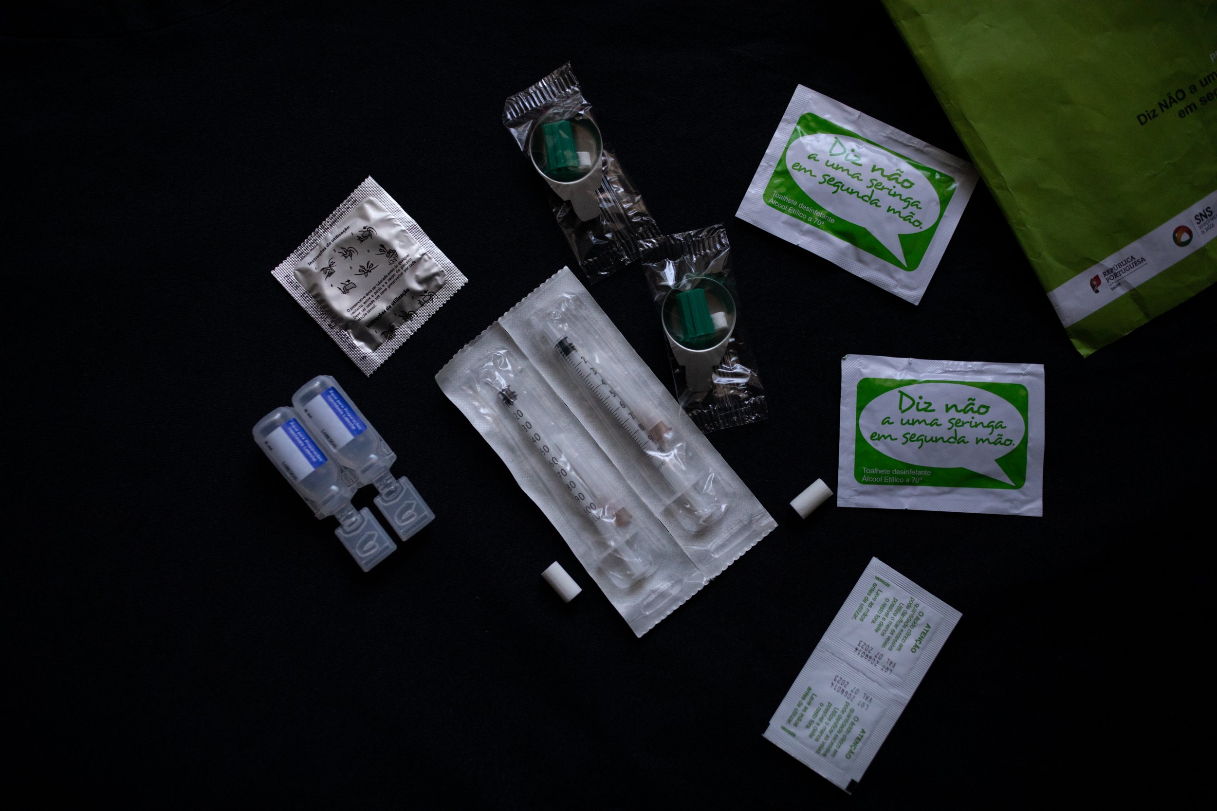  The Government sponsored injection kit that is handed out by the Crescer outreach team in Lisbon. 2021 