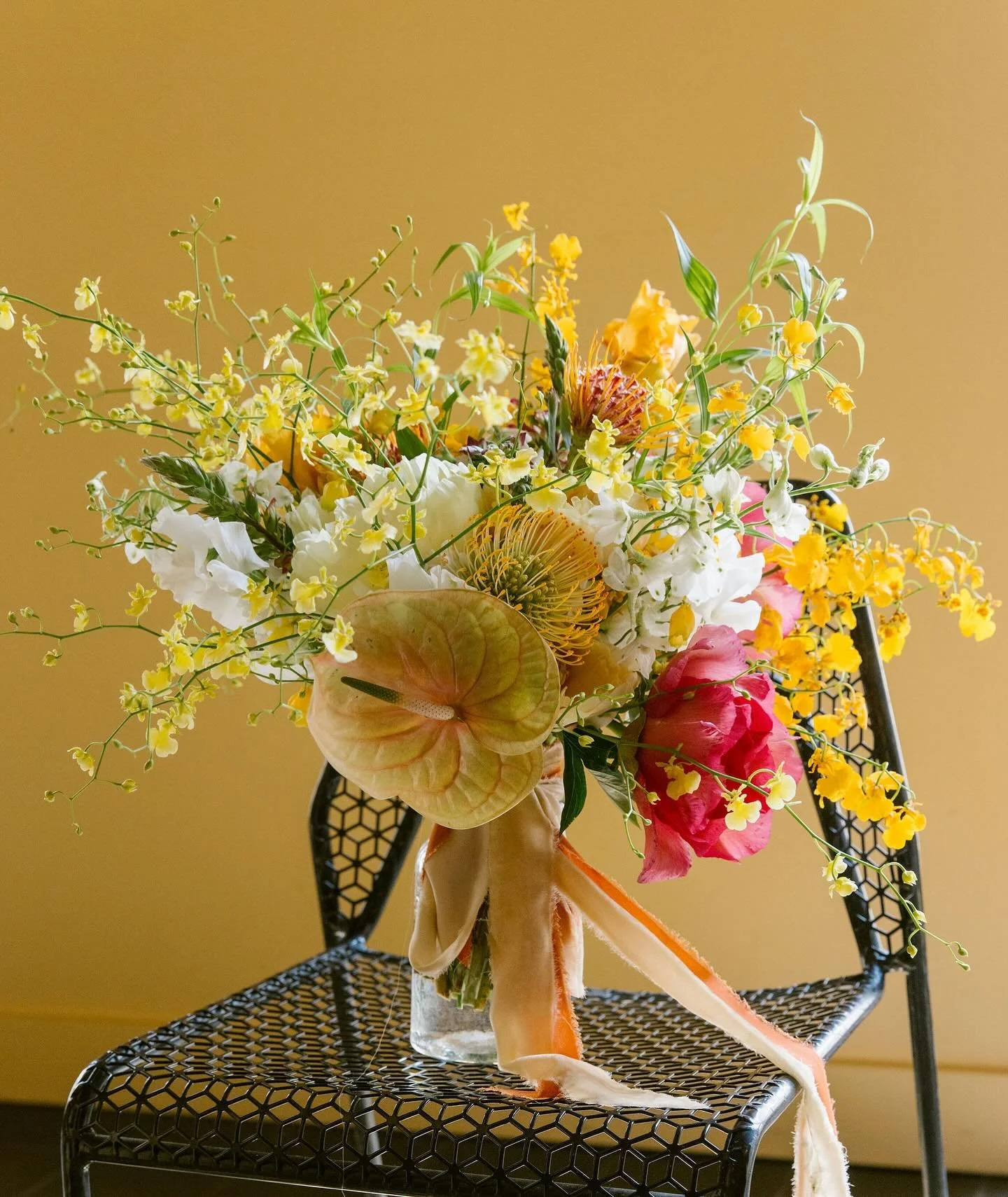 For April with so much love 💗 🧡 💛 
Photographer @jemerlingweddings 
Planning and Design @jessicafosterplanning 
Venue + Catering @redbirdla 
Bride @abrilporfavor 
#bridalbouquet #bouquet #bridalflowers #bride #bridetobe #bayareabride #wedding #b