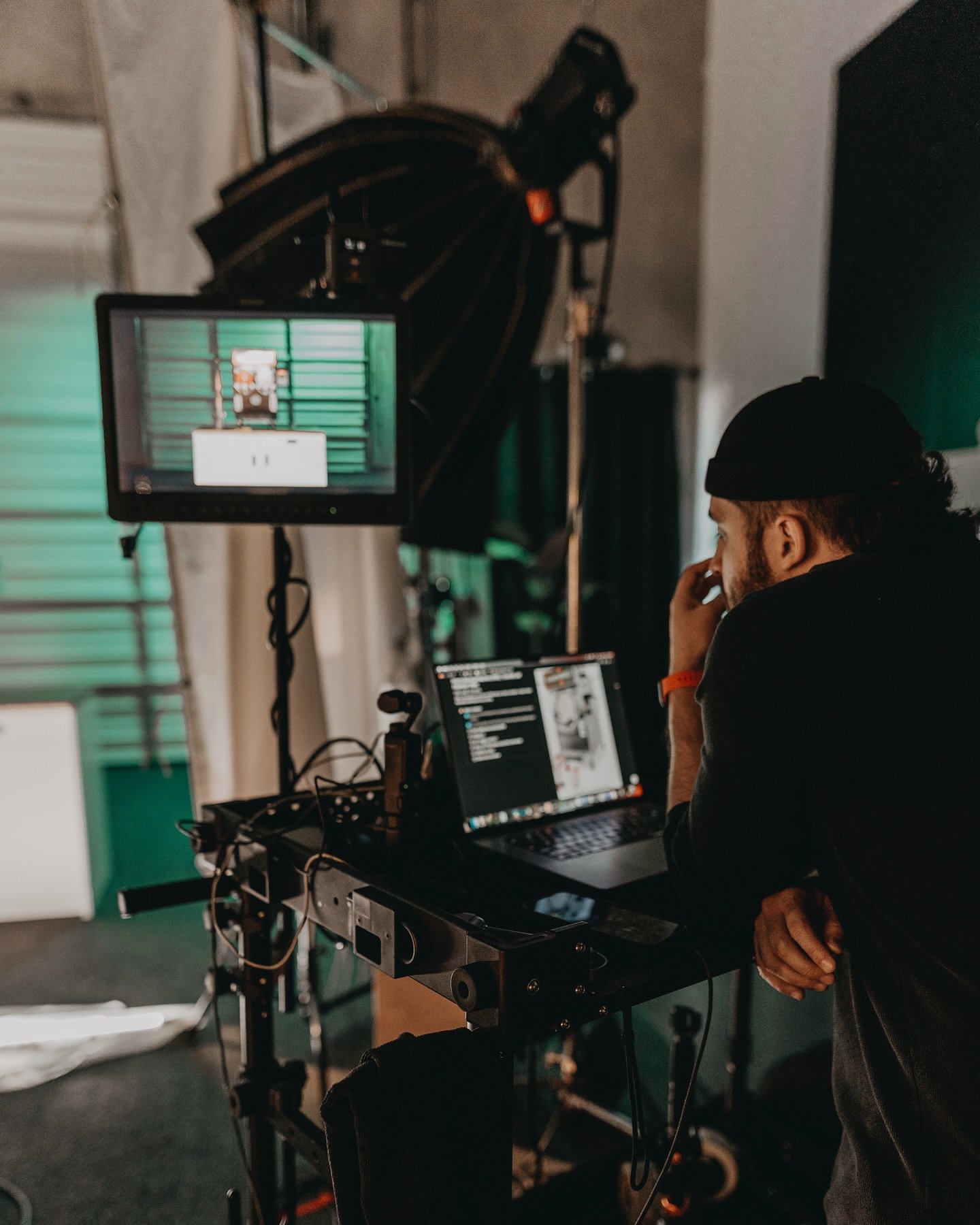 Behind-the-scenes capturing product videos for Innovative Dispensing Solutions. 

From drink dispensers to commercial beverage equipment, we&rsquo;re highlighting IDS&rsquo;s innovation and efficiency through professional video production.

See our t
