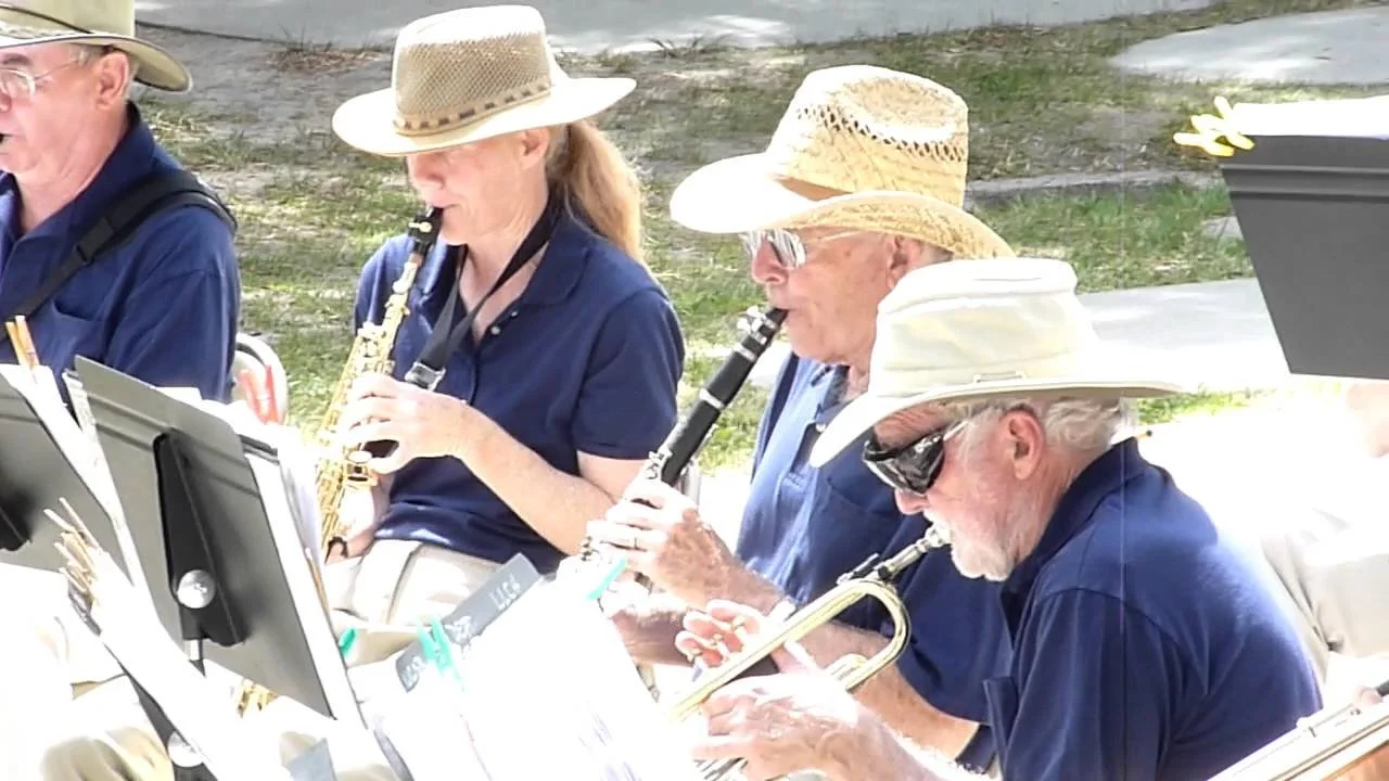 Dixieland Daddies &amp; Mamas Holiday Music 