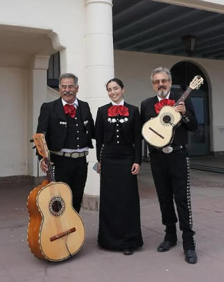 Mariachi Las Olas Holiday Music