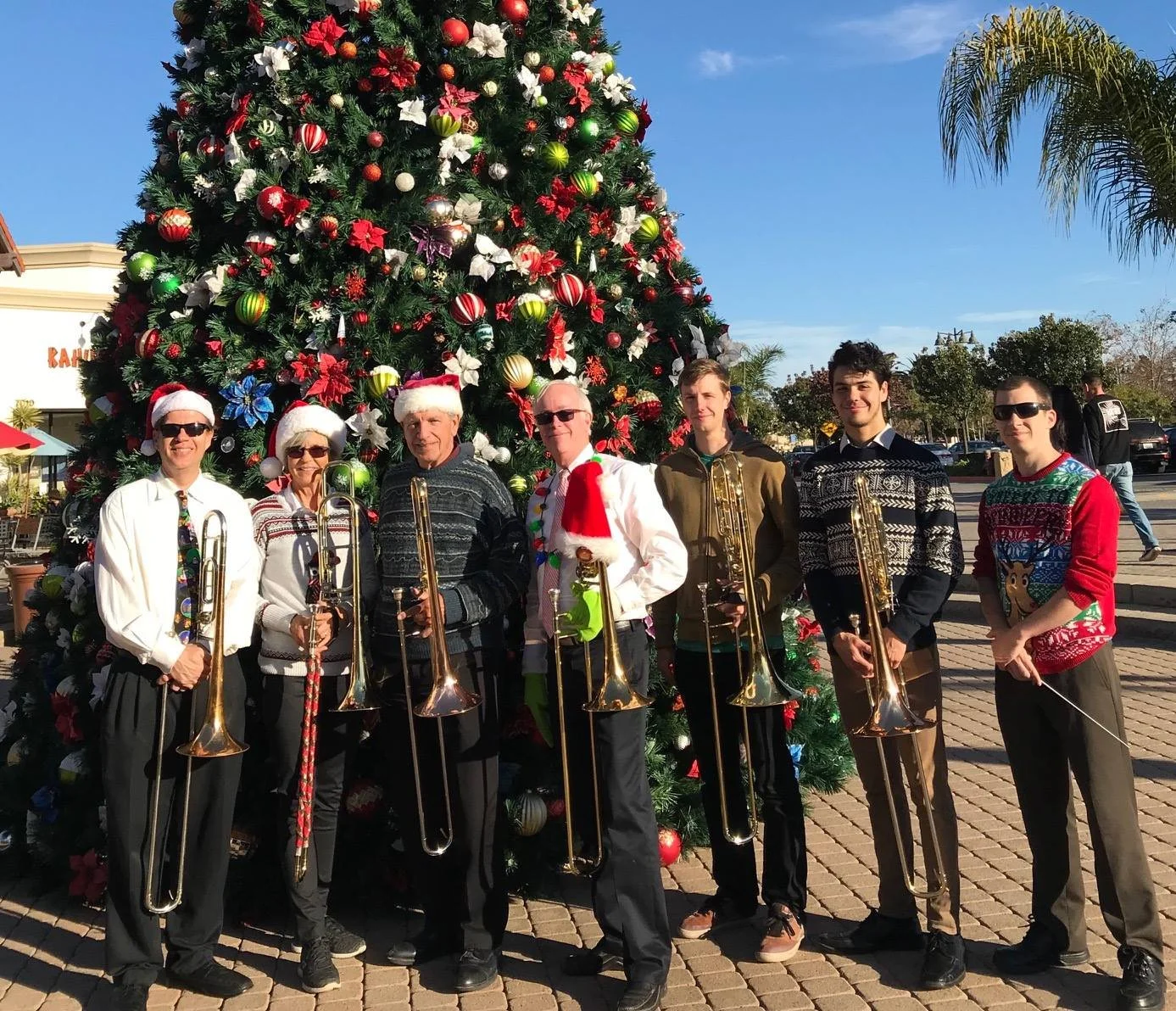 Don't miss the brilliant sound of 🎄🎶 holiday trombones 🎶🎄 brought to you by the Santa Barbara Trombone Society right here at Camino Real Marketplace both Monday 12/15/25 and Tuesday 12/16/25 from 12-2 pm.

For this and other events https://www.ca