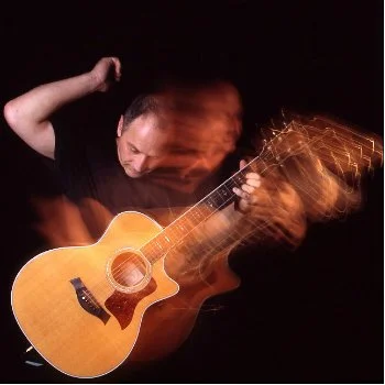 Once again Bruce Goldish is bringing his acoustic sound to Camino Real Marketplace, playing 🎄🎶holiday music🎶🎄 on Thursday 12/18/25 from 2 - 4 pm.
You might know him as the &ldquo;parking garage guitarist&rdquo;, if you know you know 😉  DON'T MIS